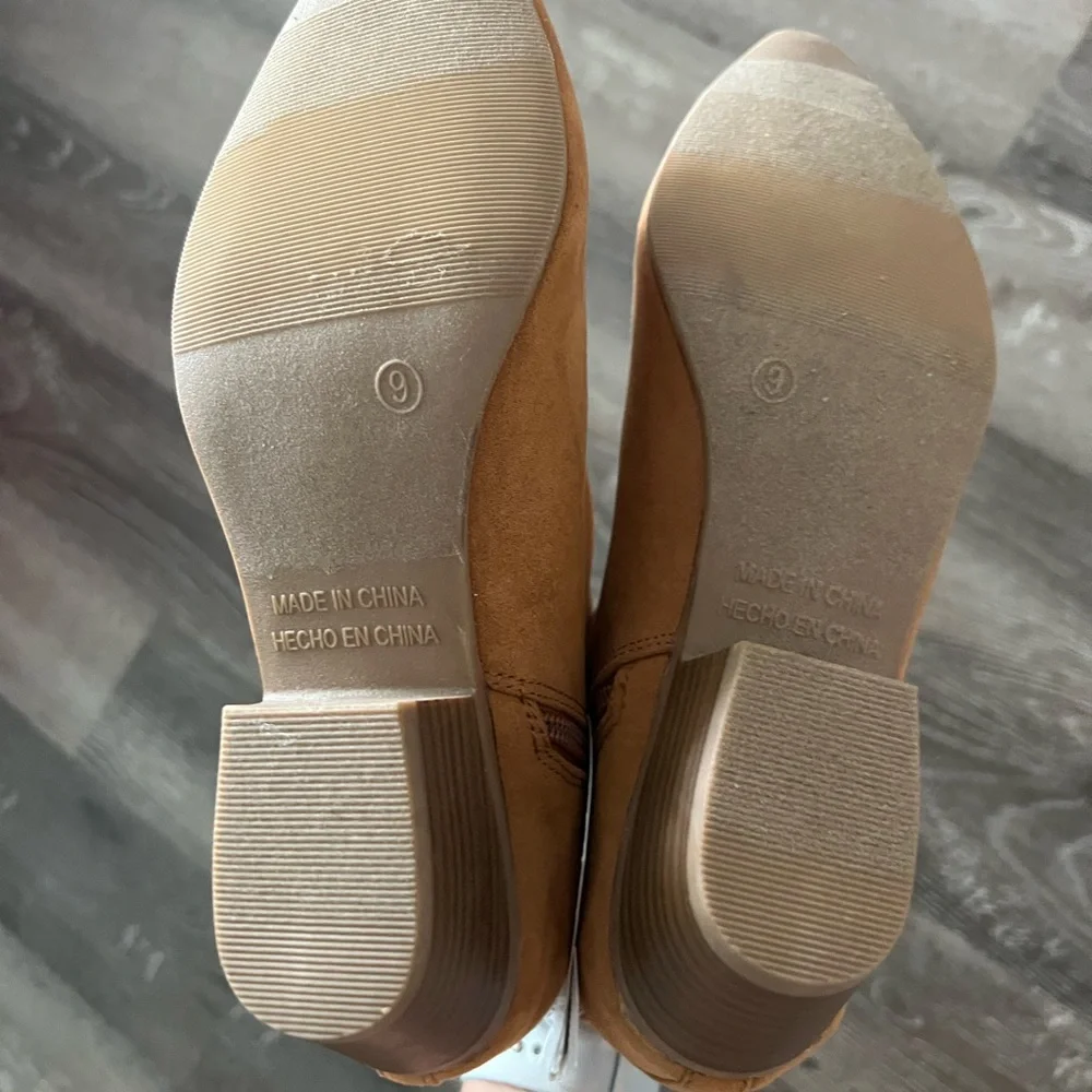 NWT Old Navy Brown Ankle Booties size‎ 9